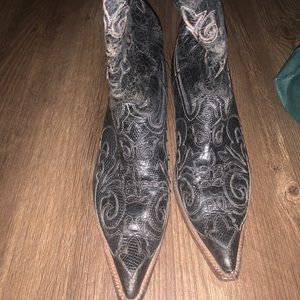 Corral Boots Size 10 women’s black.